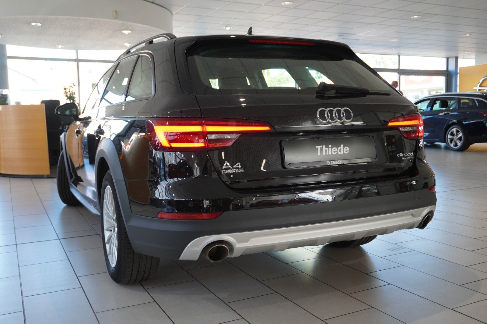 Fahrzeugabbildung Audi A4 Allroad quattro 45 TFSI LEDER/MMI/SHZ/LED/AHK