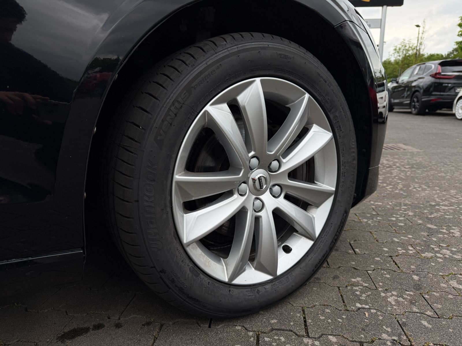 Fahrzeugabbildung Volvo V60 Kombi Momentum Pro ACC BLIS LED