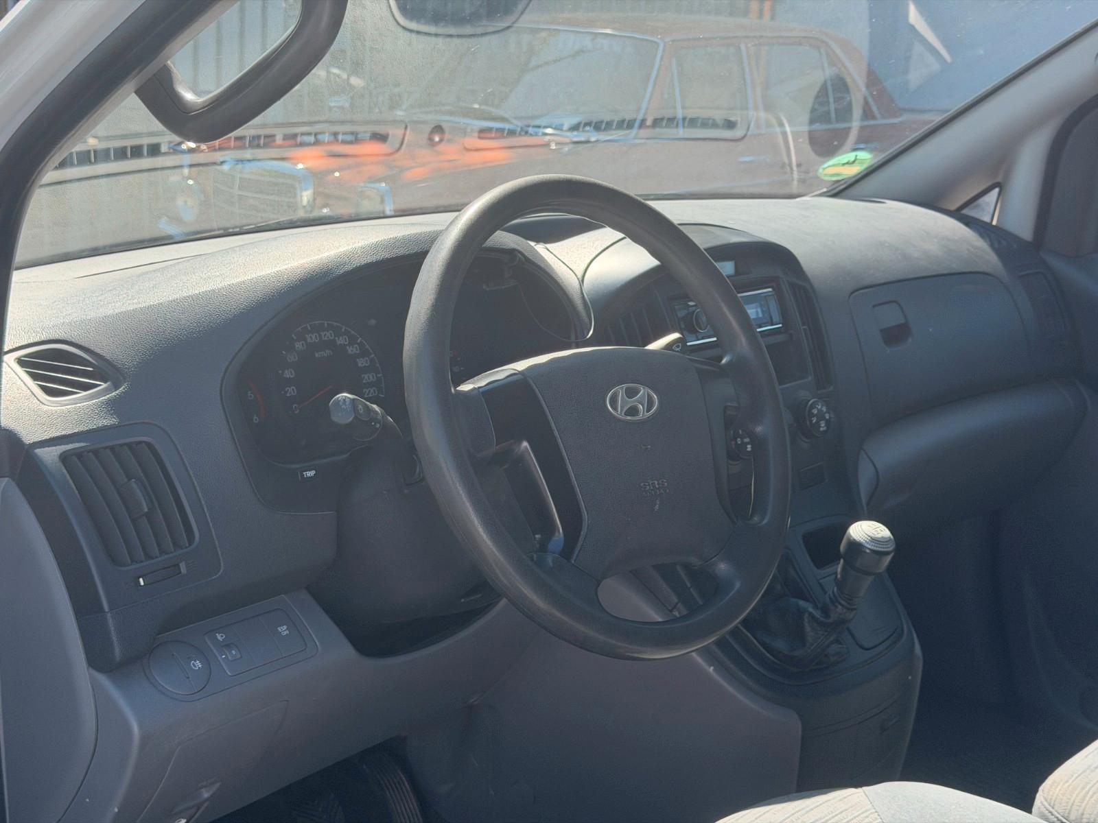 Hyundai H-1  2.5 CRDI Kasten
