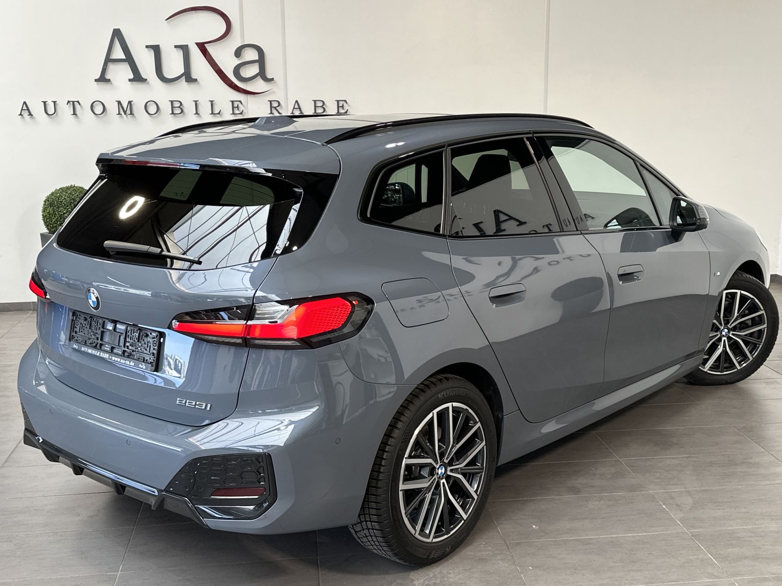 Fahrzeugabbildung BMW 223i Active Tourer M-Sport NAV+LED+ACC+360°+PANO
