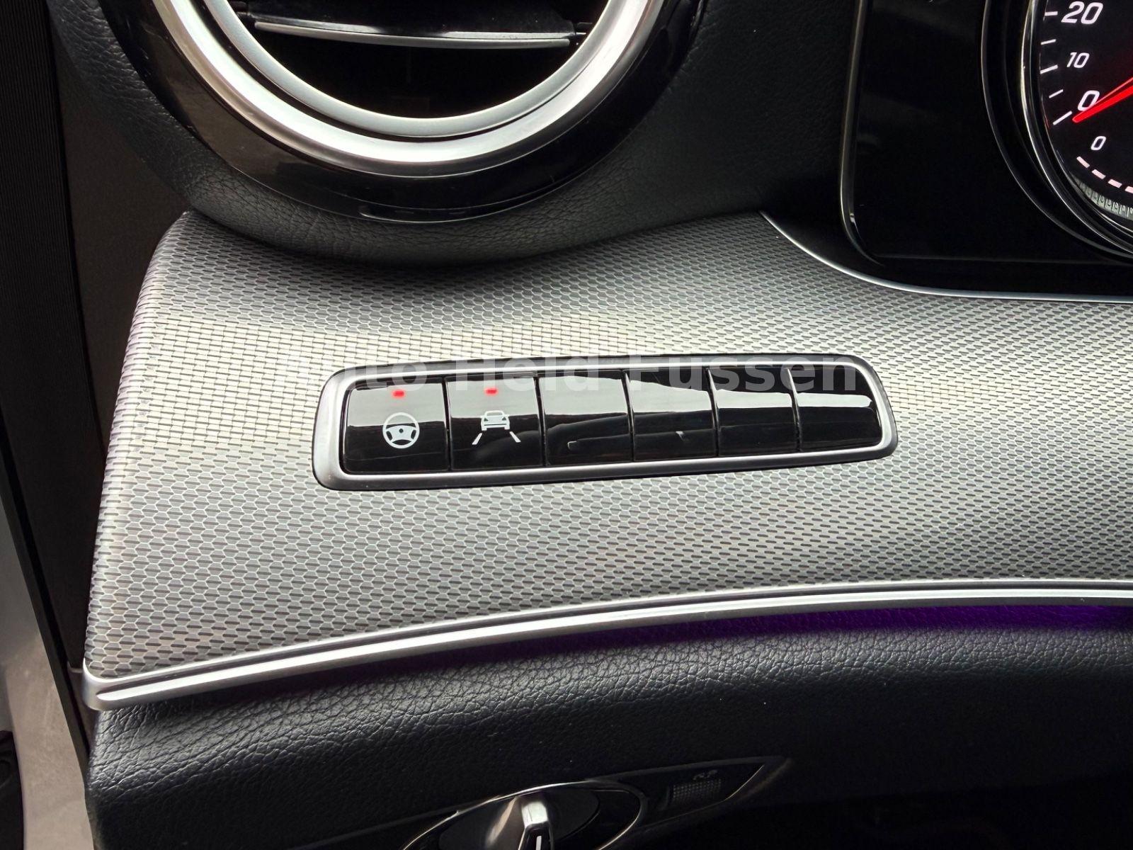 Mercedes-Benz E200 T Aut Navi 360° Distr Standhzg TTW LED