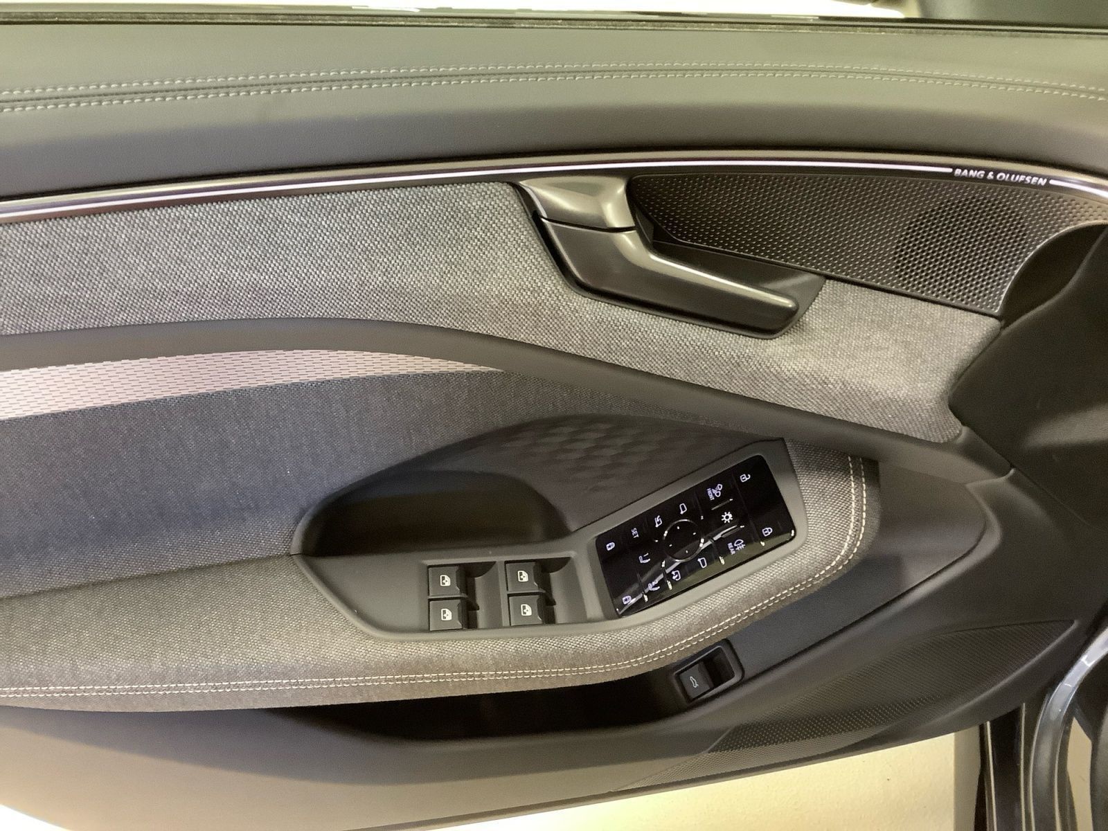 A6 Avant TDI quattro S-line edition one, Headup+