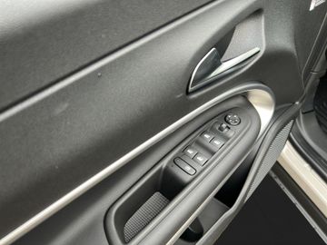 Jeep Avenger 1.2 Overland 4xe KAMERA LED ALLRAD SHZ