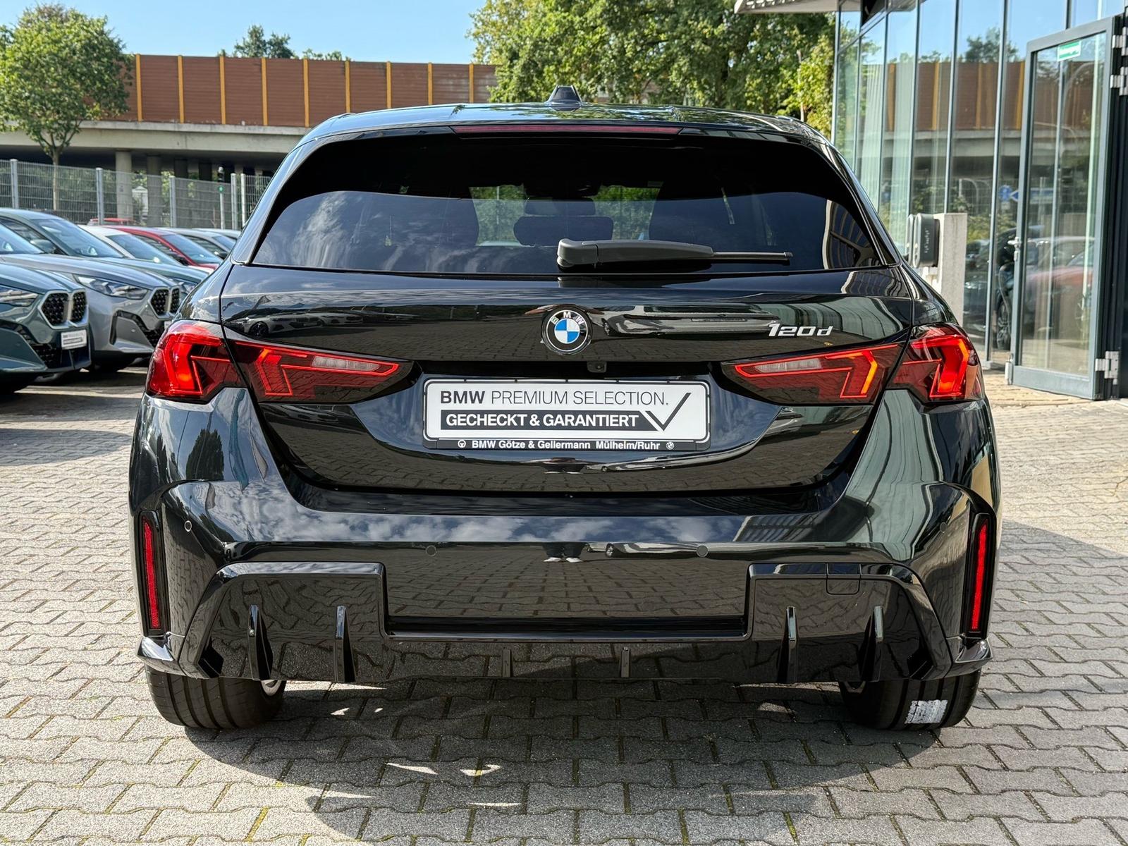 BMW 120d M Sport //HeadUp IconicGlow Stop&Go