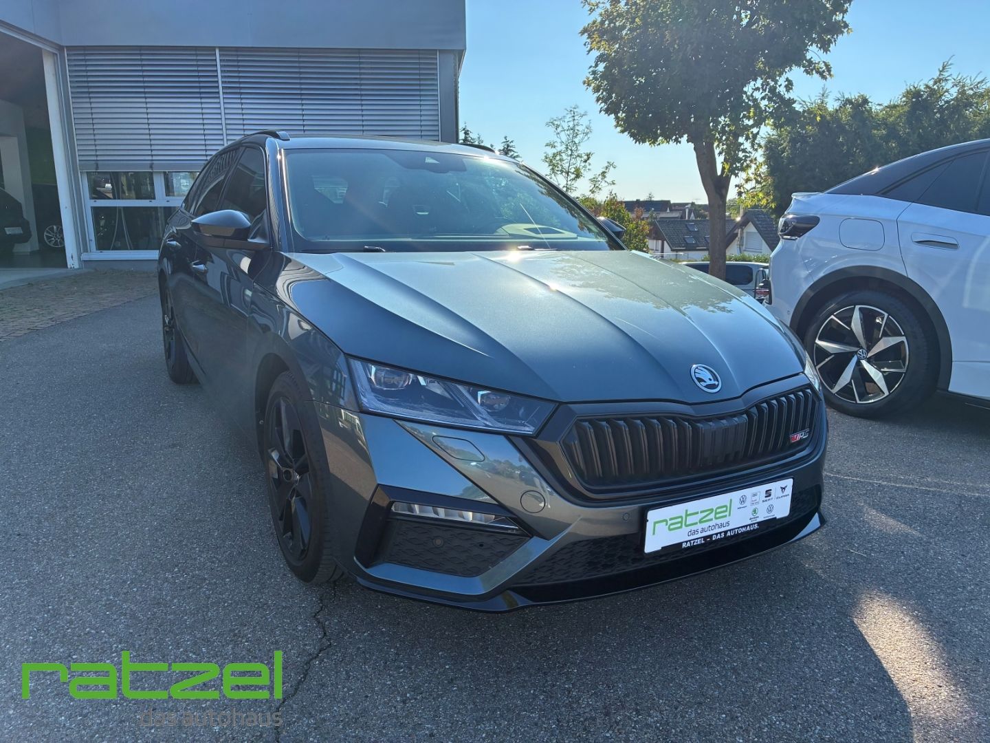 Fahrzeugabbildung SKODA Octavia 4x4 Combi RS TDI 2.0 HUD Navi LED