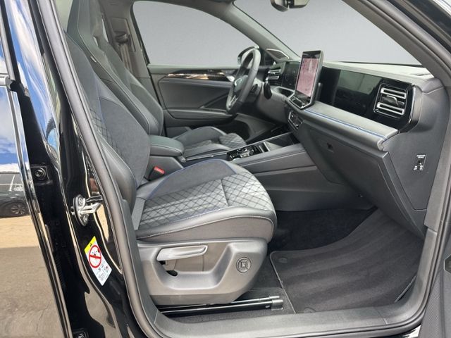 Tiguan 2.0 TDI DSG R-LINE PANO+360°+IQ.LIGHT+HEA