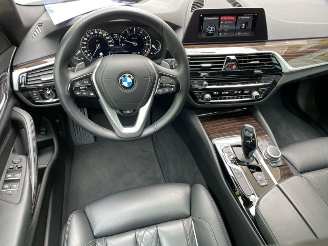 Fahrzeugabbildung BMW 530 i Touring Sport Line Autom. AHK, Leder, Stan