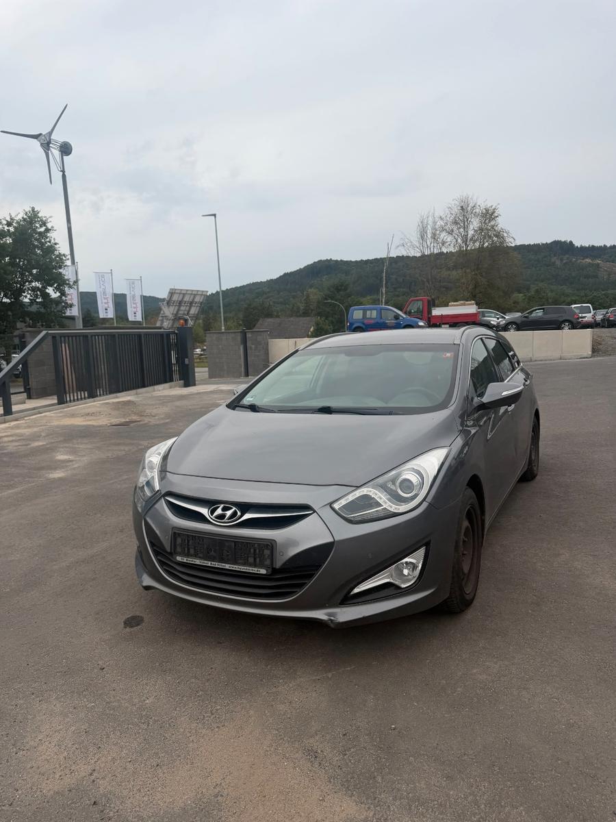 Hyundai i40 2011 — photo 18