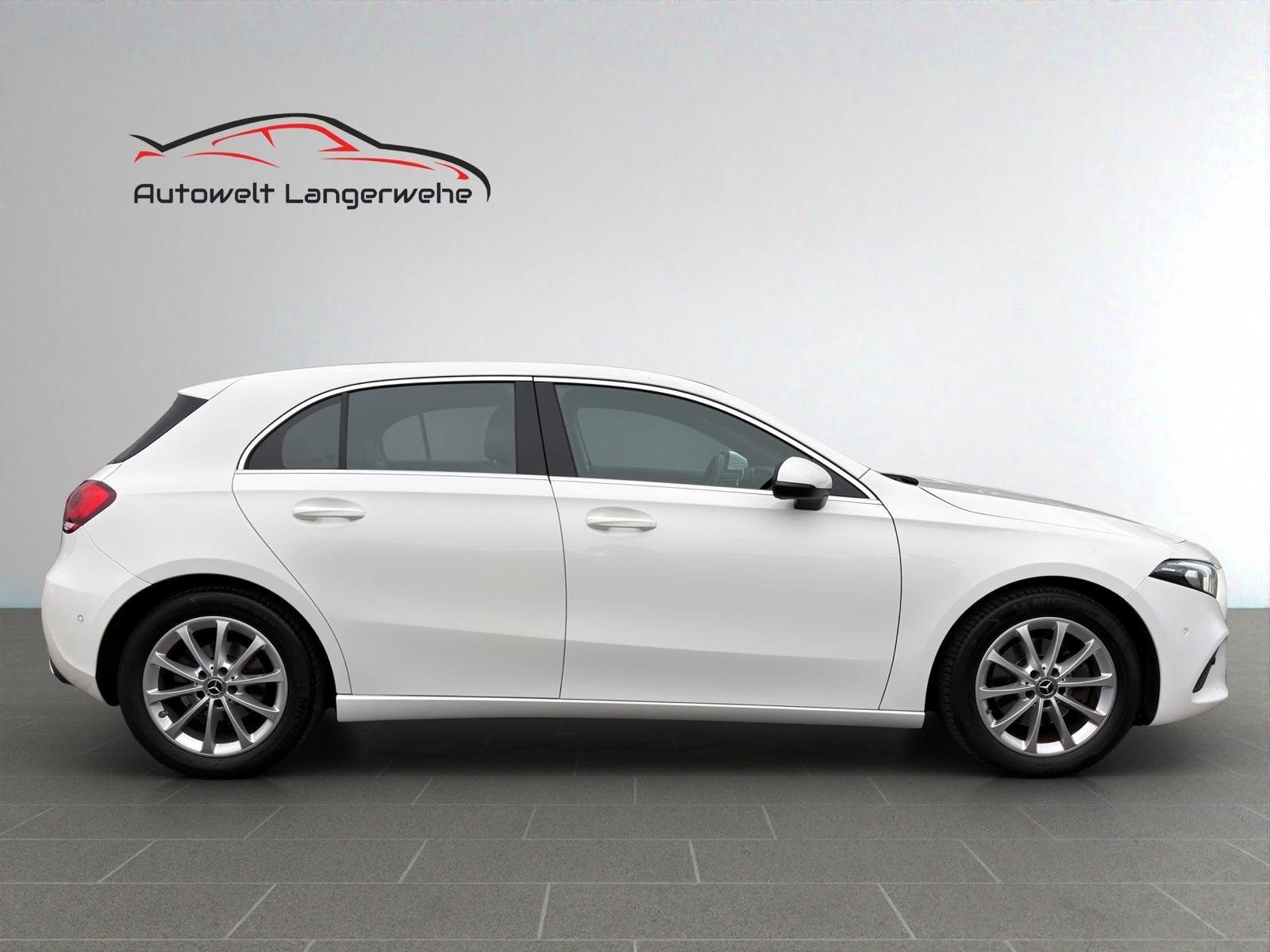 Mercedes-Benz A 200*Navi*PDC*SHZ*Apple*LED*2.Hand*8-Fach*