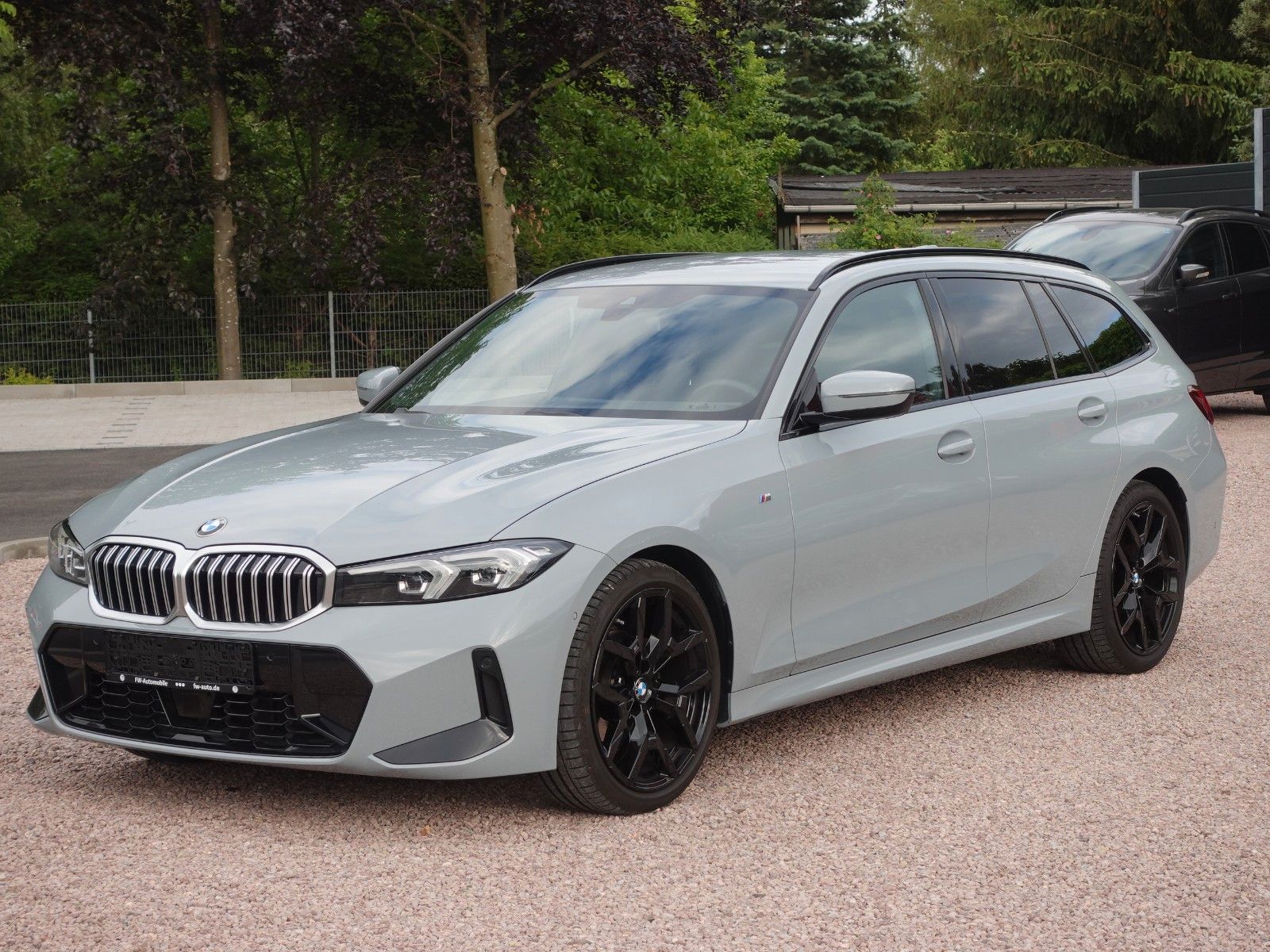 Fahrzeugabbildung BMW 318i Touring A M Sportpaket LMR19"/LED/Navi/Keyl