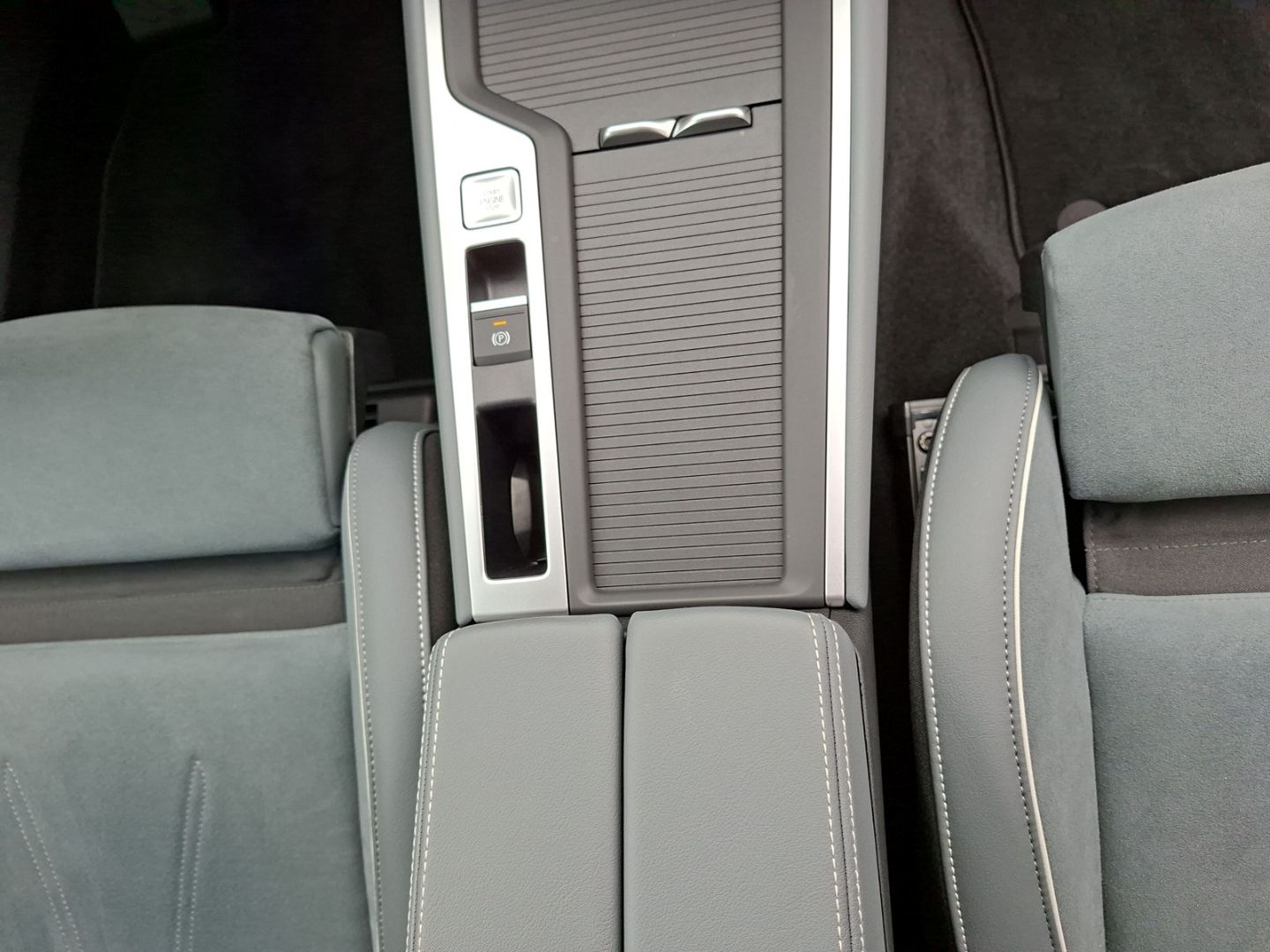 Passat Variant 1.5 eTSI Business *AHK*DCC*HUD*