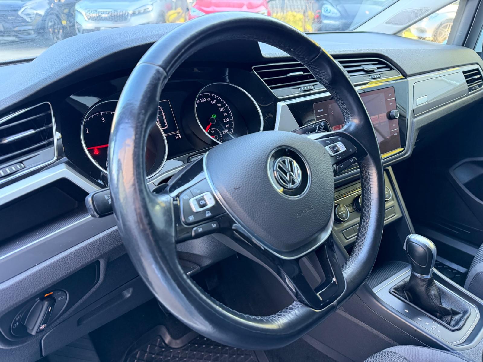 Volkswagen Touran Trendline/TEMPOMAT/SHZ/7 SITZER/AUTOMATIK