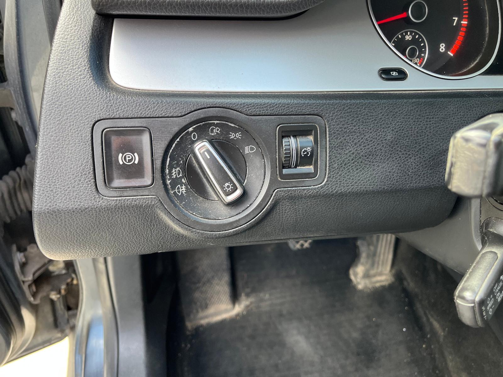 Volkswagen Passat 2010 — photo 30