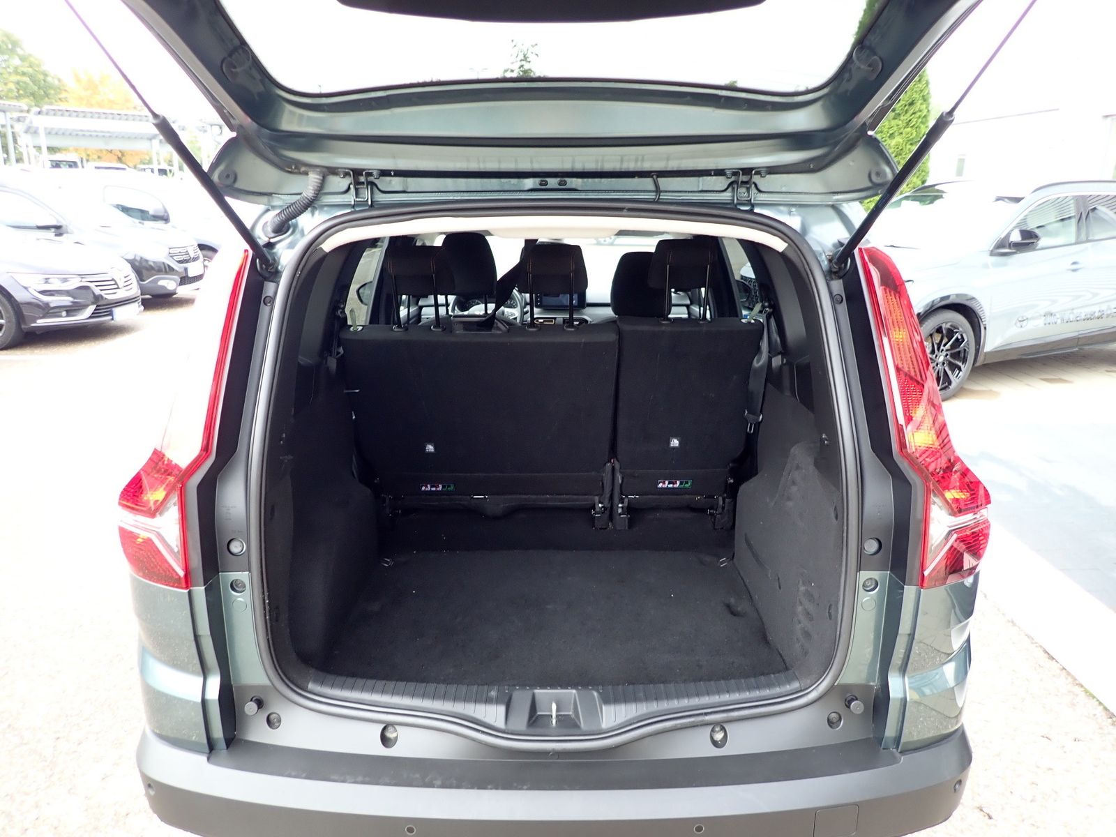Fahrzeugabbildung Dacia Jogger Extreme+ TCe 110/NAVI/KAMERA