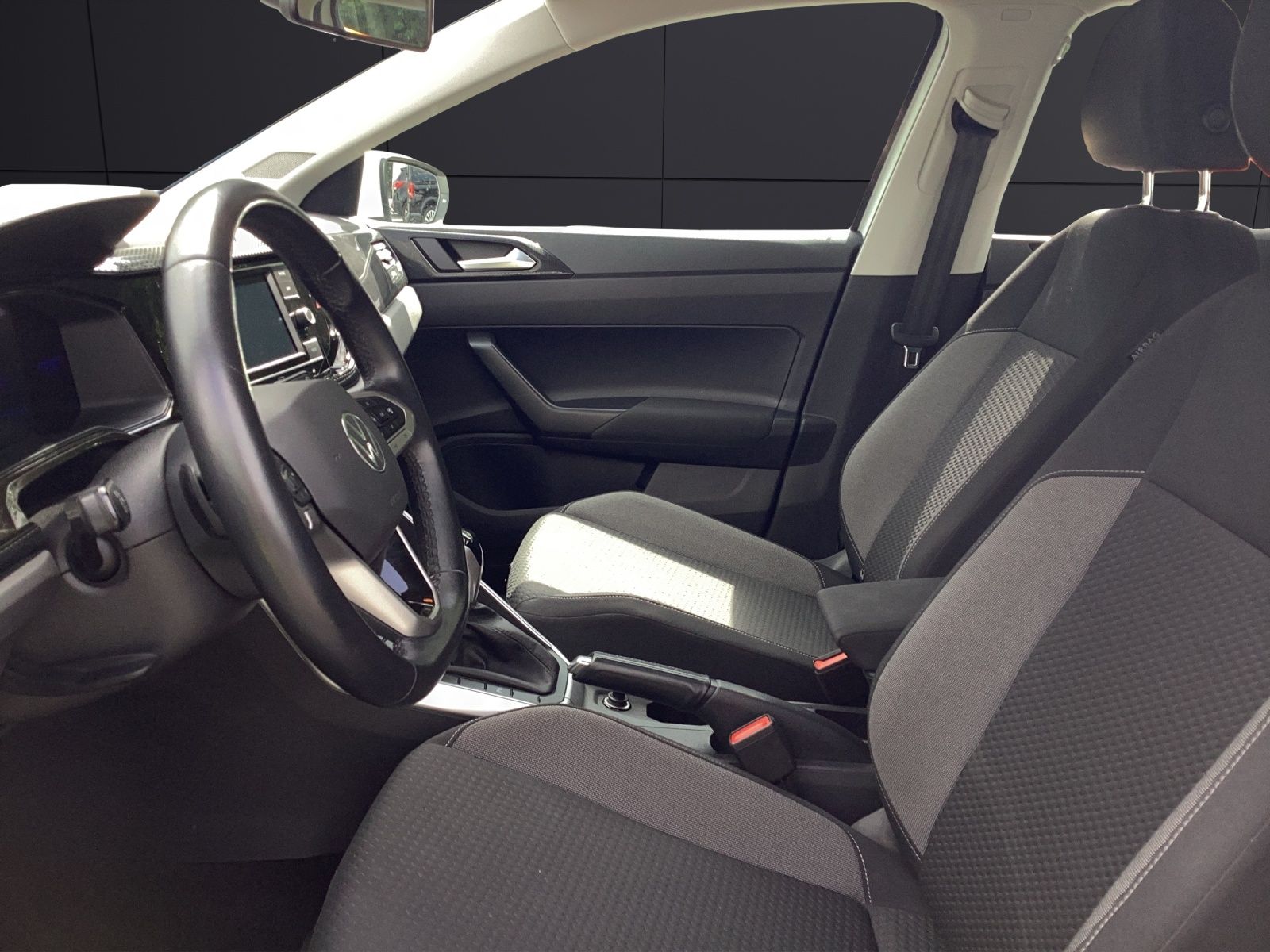 Fahrzeugabbildung Volkswagen Polo TSI Life DSG LED Klima AID DAB PDC