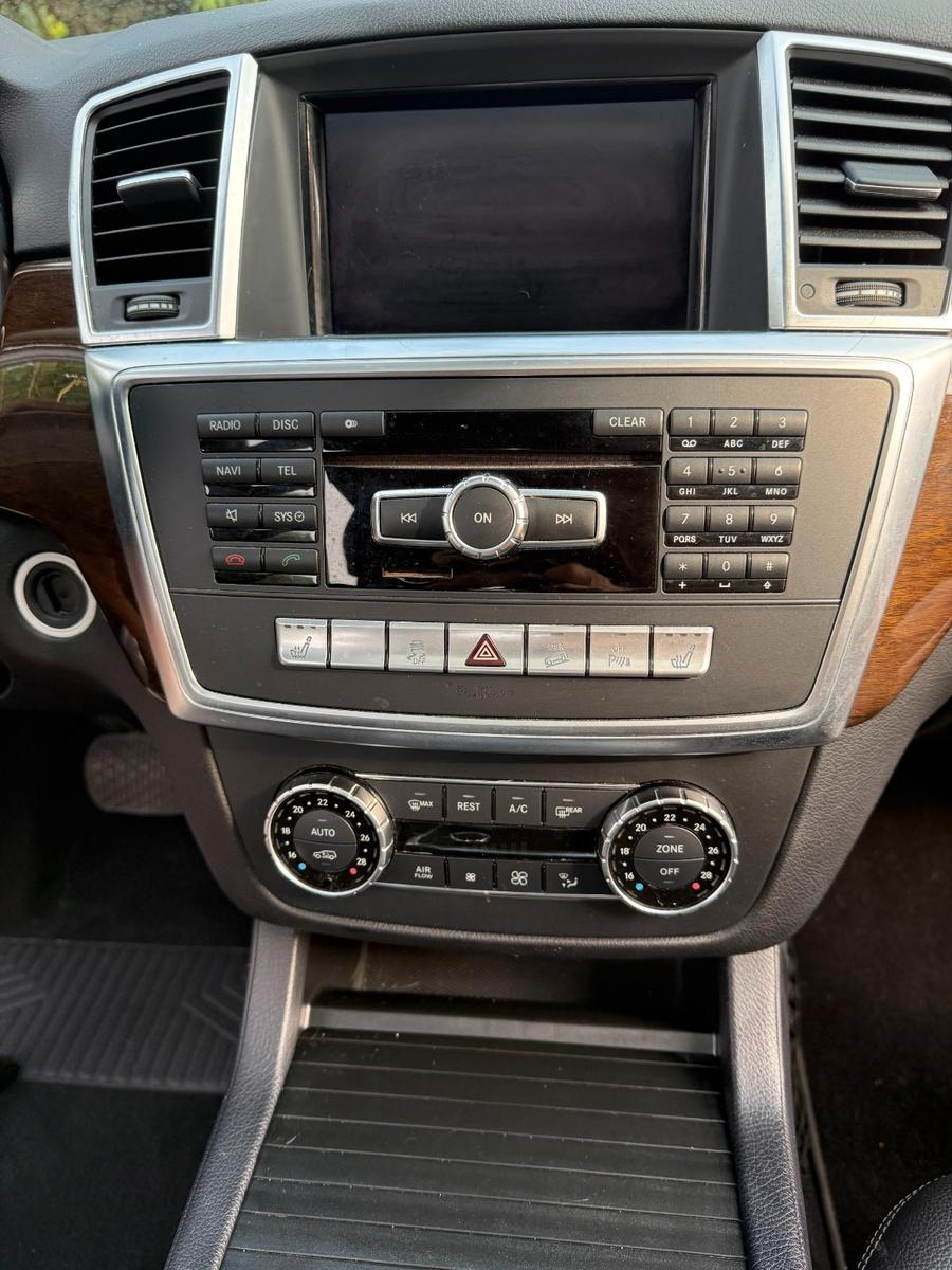 Mercedes-Benz ML 350  TÜV NEU Top-Zustand Leder 140Tkm