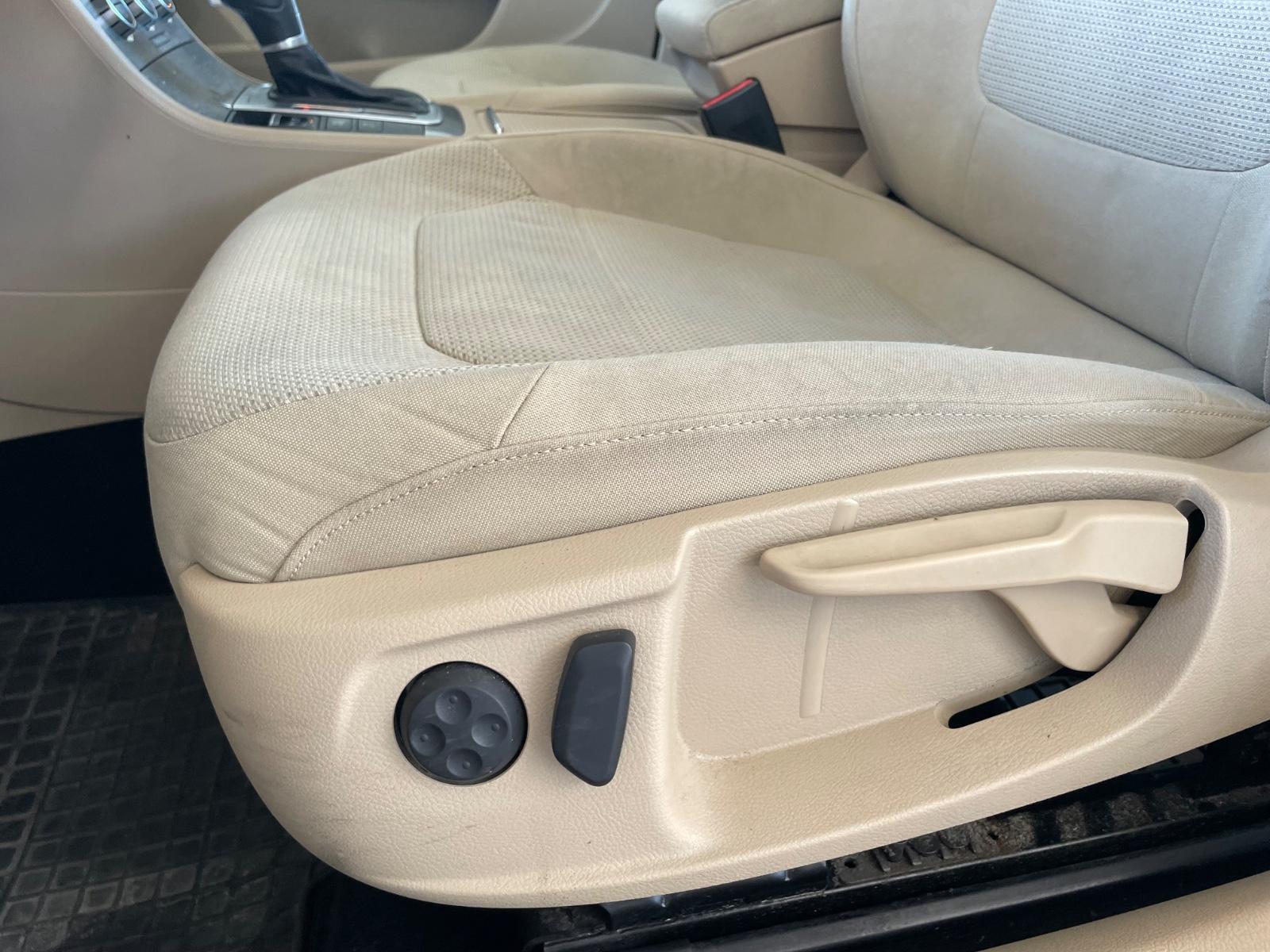 Volkswagen Passat 2014 — photo 16
