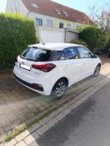 Hyundai i20 1.2 62kW Trend Trend + Digital Paket - Hyundai i20 Gebrauchtwagen in Stuttgart