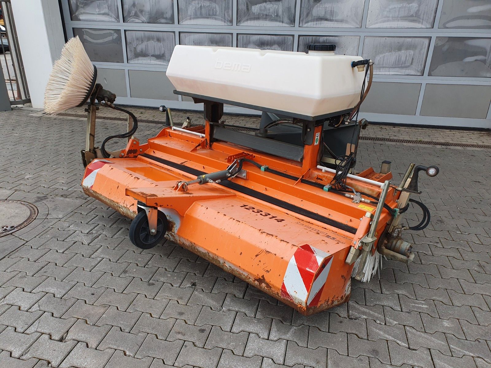 Fahrzeugabbildung Andere Bema 25 Dual Kehrmaschine / 2.050 mm / 2020