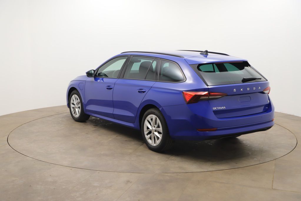 Skoda Octavia iV Combi Ambition 1.4TSI 150kW Tempo*PDC