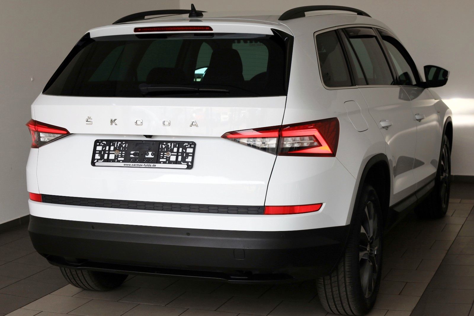 Fahrzeugabbildung SKODA Kodiaq Drive 125 4x4,Navi,4xSH,Kamera,ACC,AHK+WR