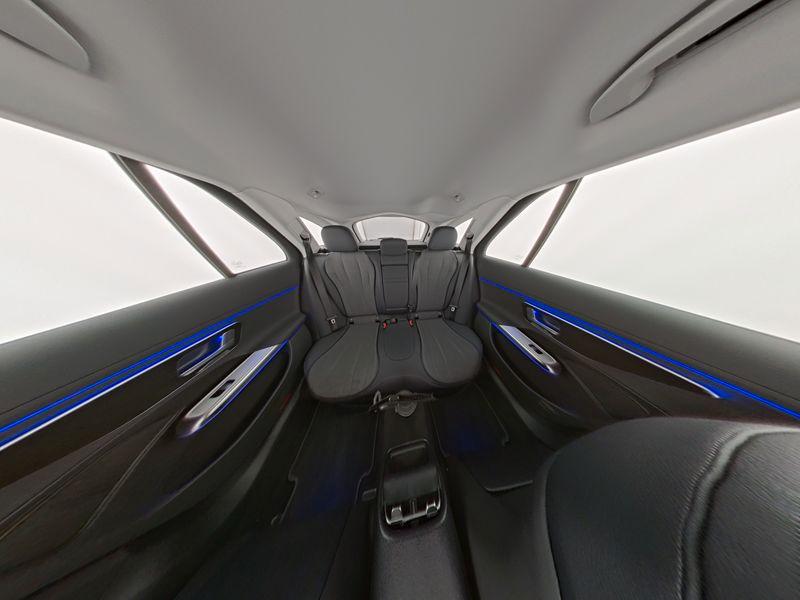 Mercedes-Benz E 220 T d , AVANTGARDE AHK DISTR KAMERA SPUR