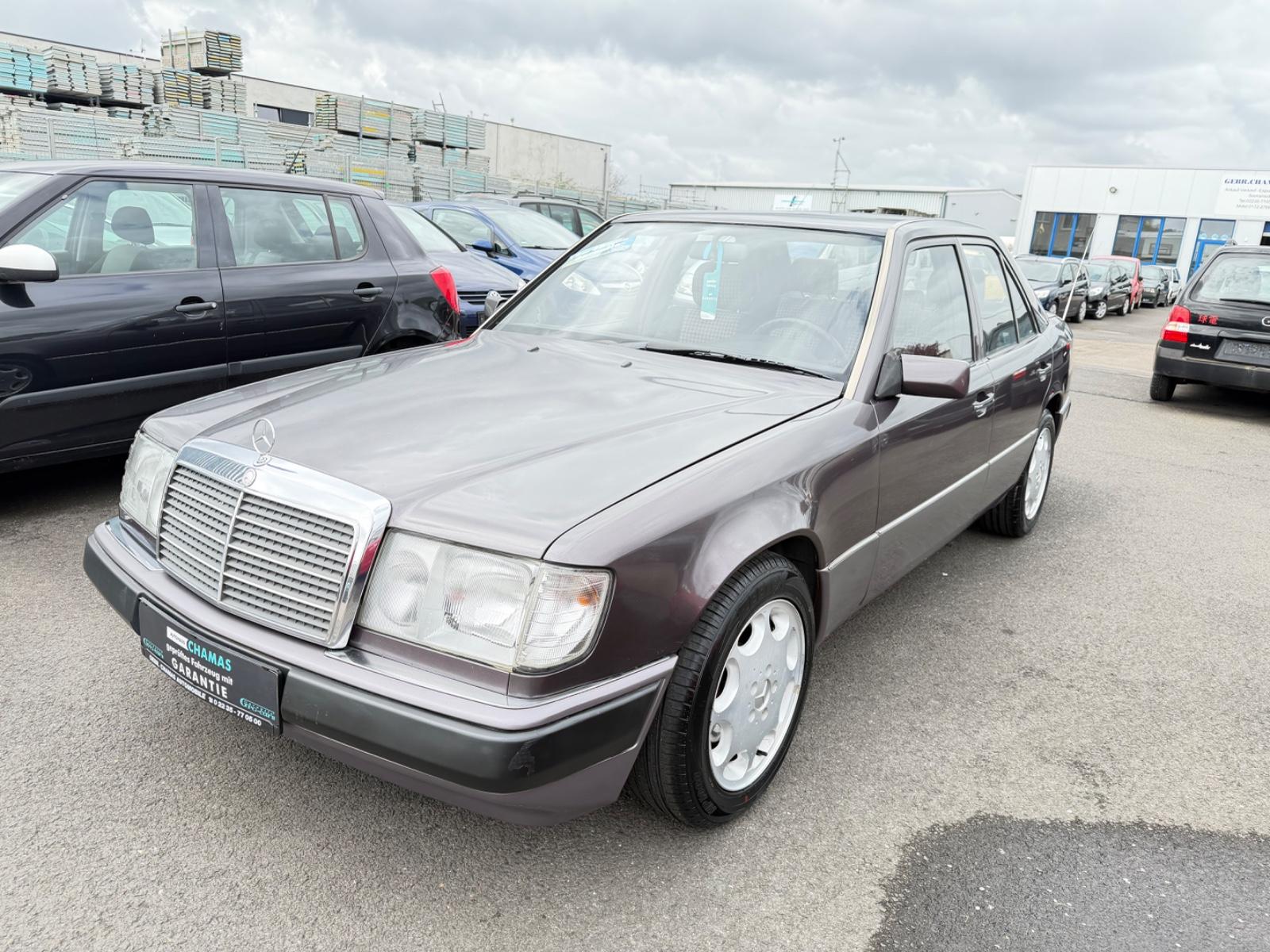 Mercedes-Benz 220E*GARANTIE*H-ZULASSUNG*AUTOMATIK*KLIMA*SCHIEB