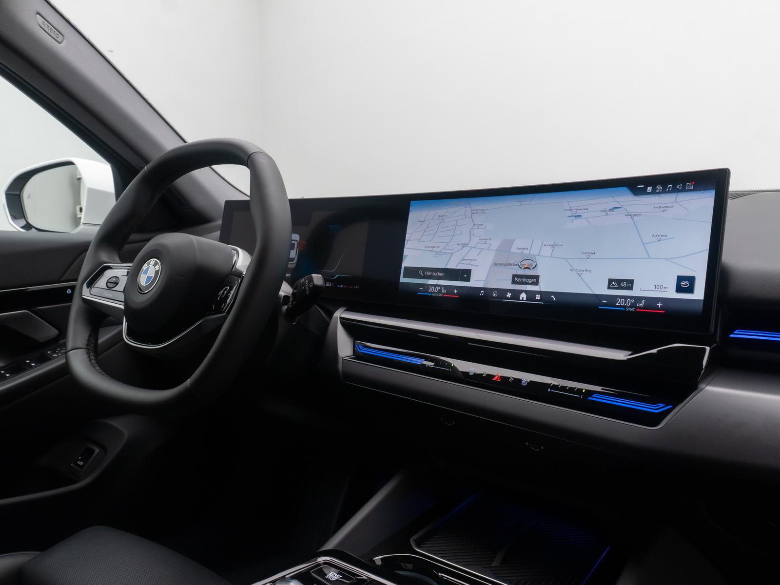 BMW 530e Kamera DAB Alarm DigitKey Widscreen 19Zoll