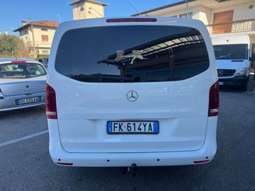 Mercedes V 220 - 5