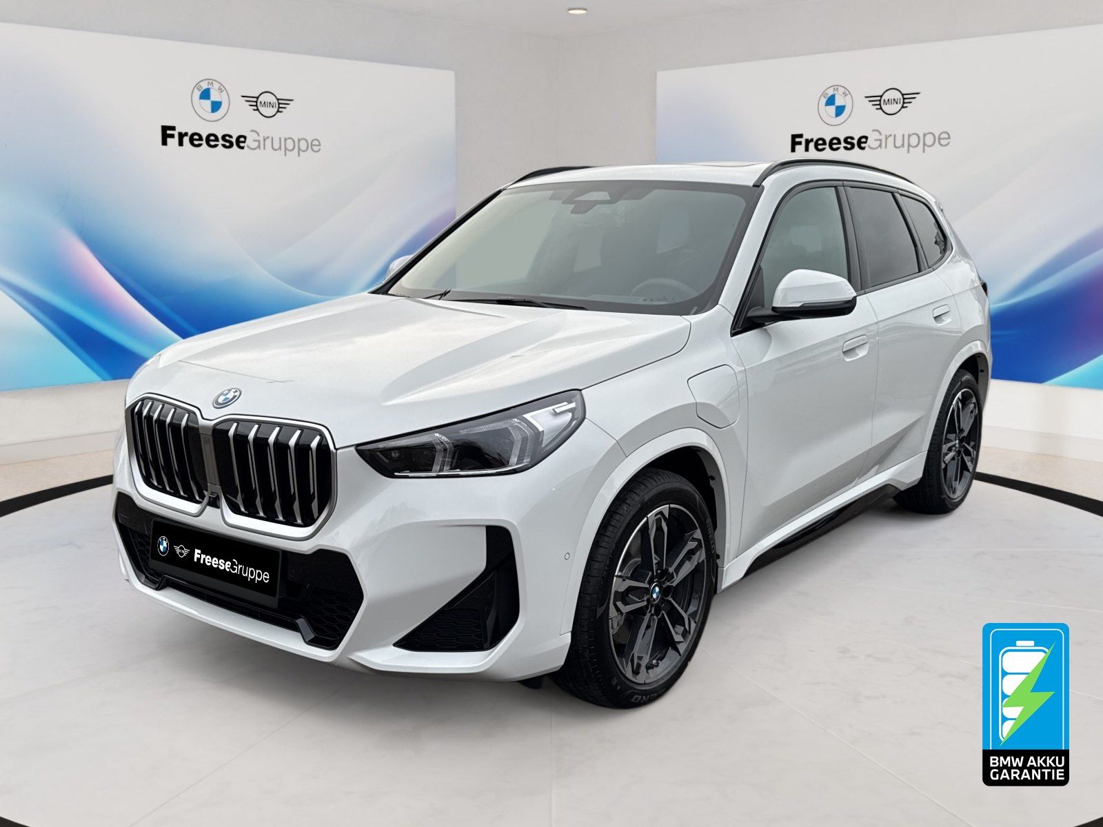 BMW X1 xDrive30e AHK 360° HEAD-UP PANO RFK HIFI LED