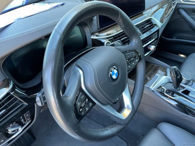 Fahrzeugabbildung BMW 530 i Mild-Hybrid Luxury Line Autom. Panoramadac