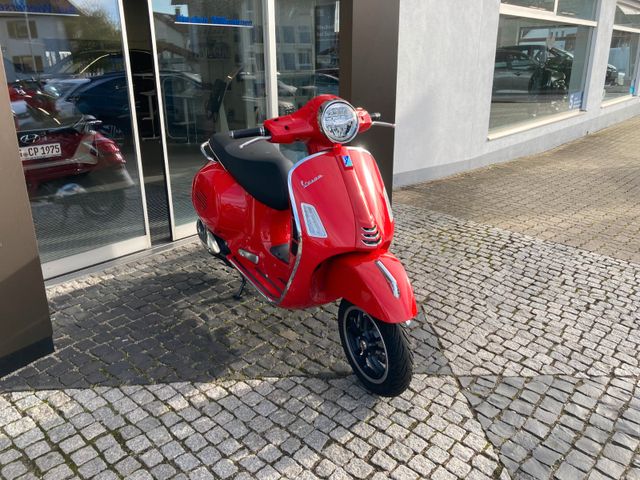 Vespa GTS Super 125