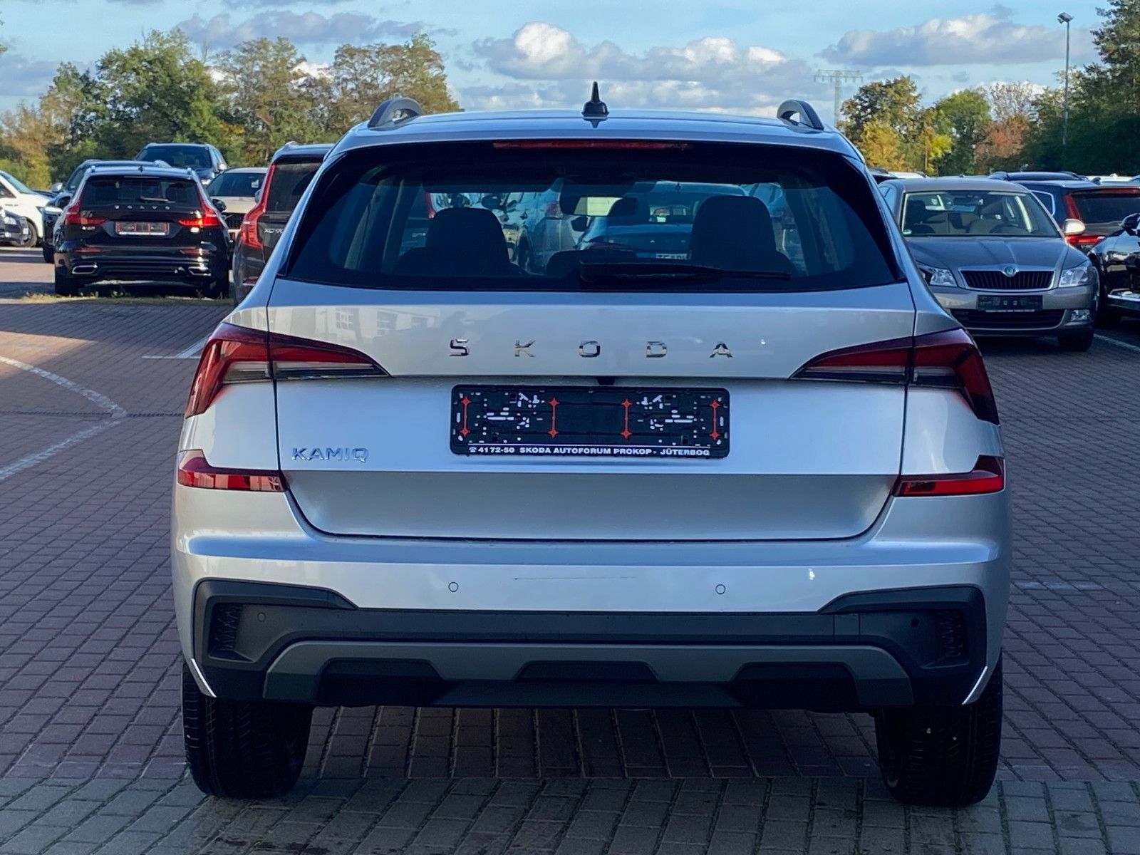 Fahrzeugabbildung SKODA Kamiq 1.0 TSI Drive *LED*FSH*KAMERA*SMARTLINK*