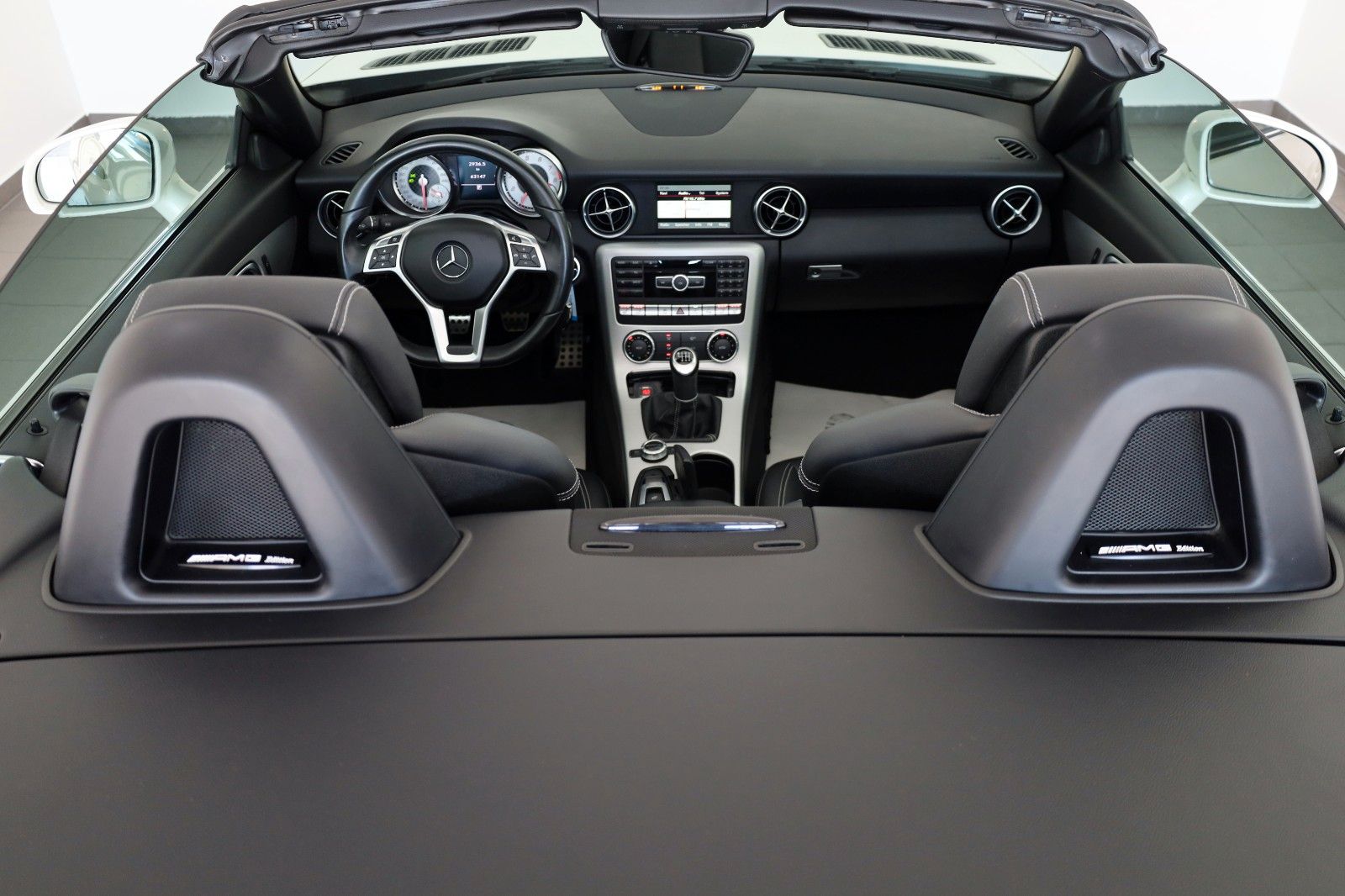 Fahrzeugabbildung Mercedes-Benz SLK 200 AMG Line Leder,Panorama,Navi,Airscarf