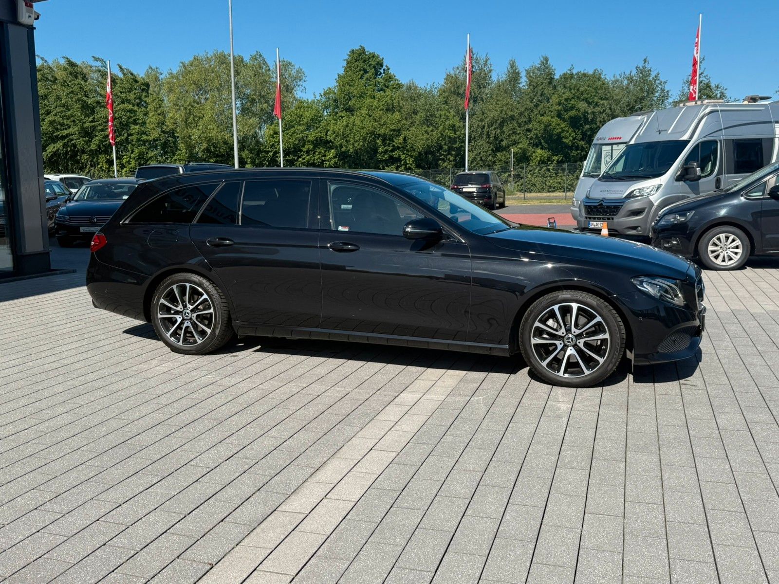 Fahrzeugabbildung Mercedes-Benz T-Modell E 200,Navi,Sitzh.