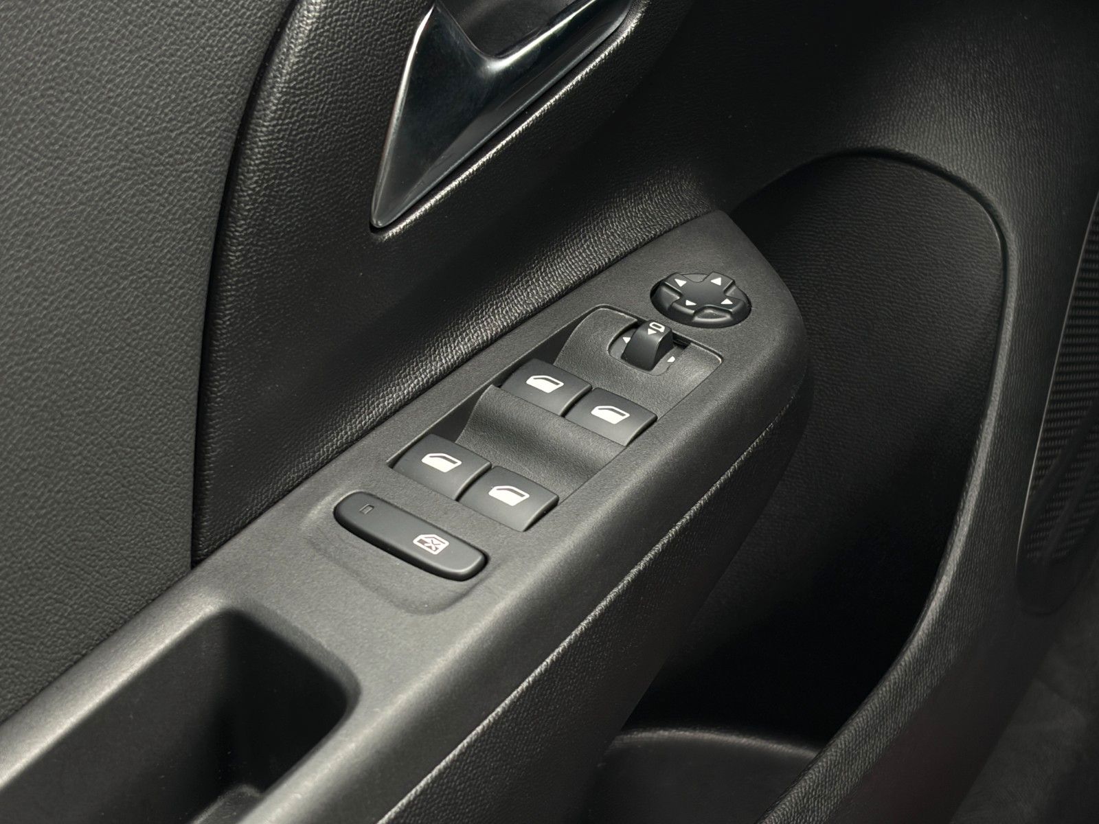 Fahrzeugabbildung Opel Corsa F GS 1.2 Turbo CarPlay Matrix CAM LHZ SHZ