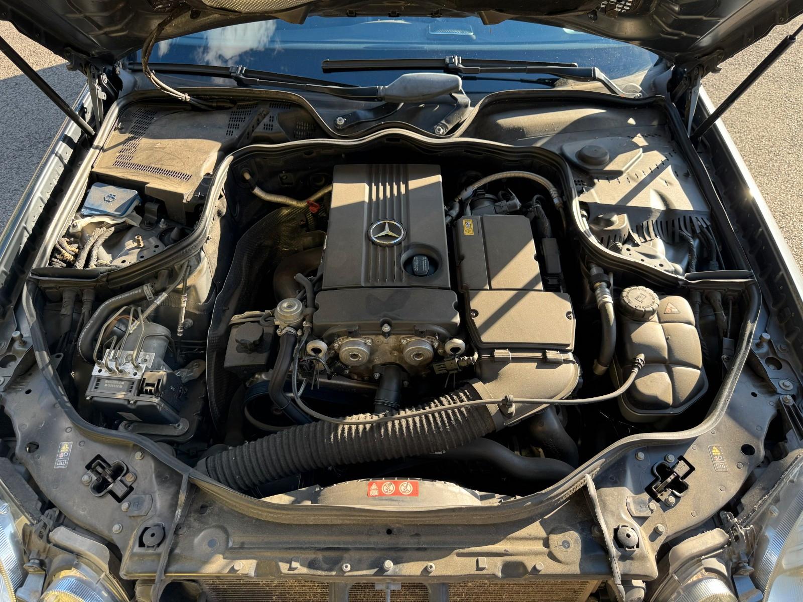 Mercedes-Benz E200 2006 — photo 15
