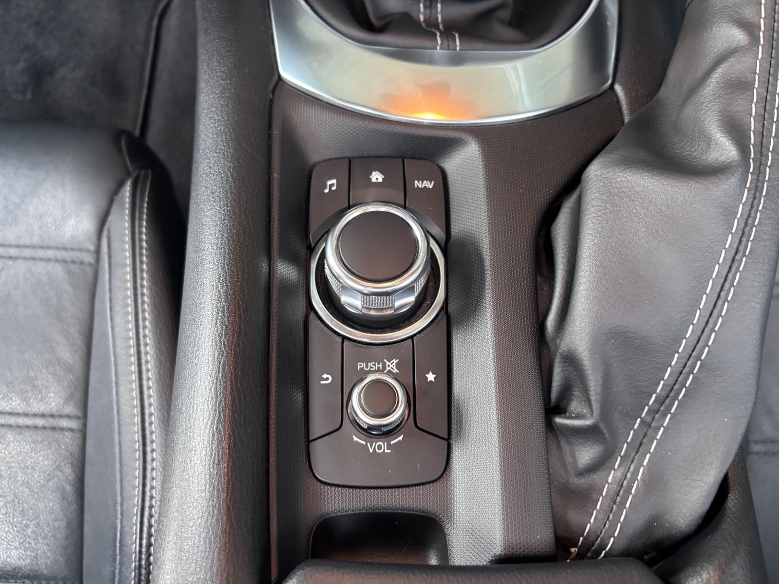 Fahrzeugabbildung Fiat 124 Spider Lusso LED NAVI ALU