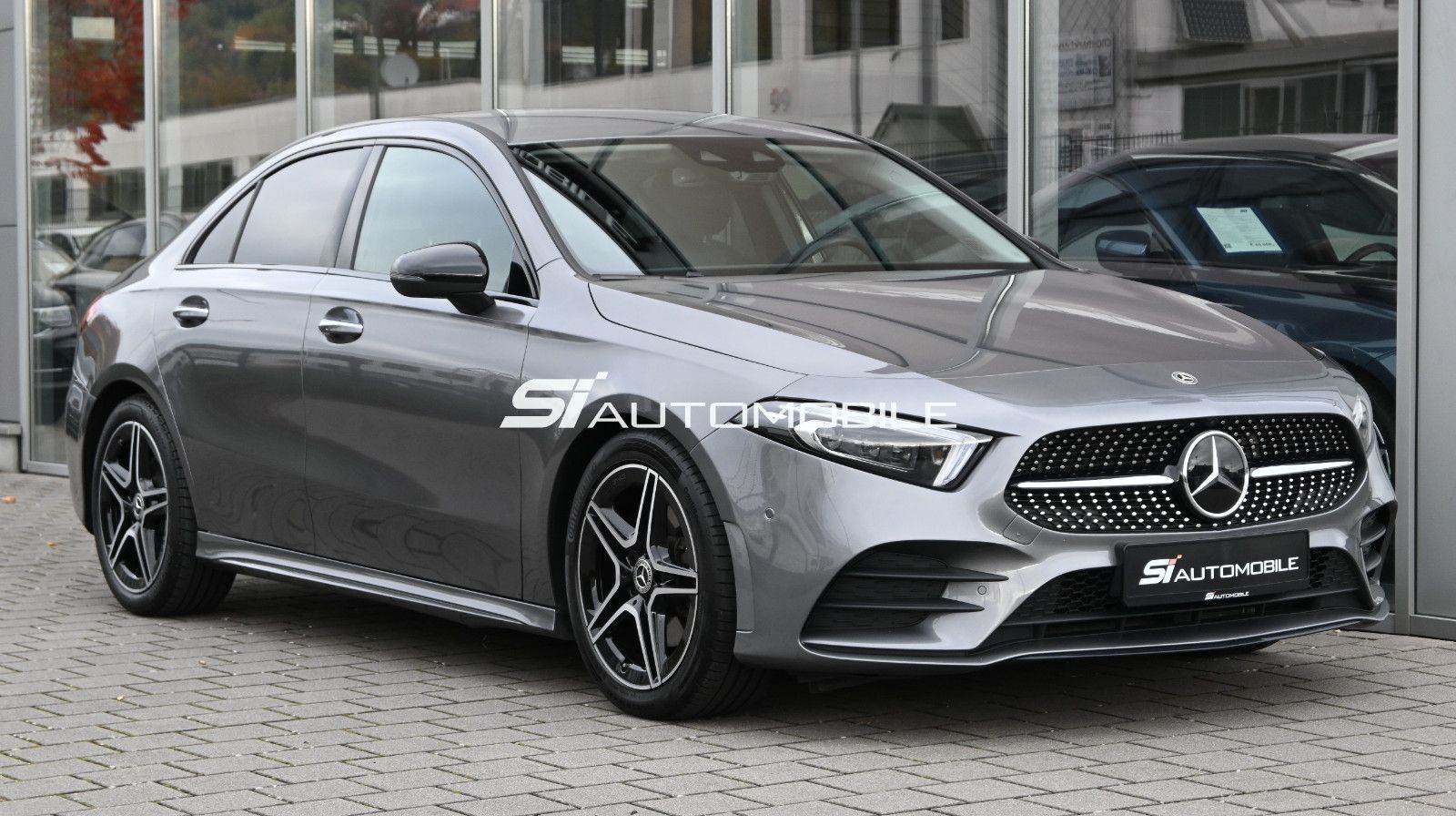 Fahrzeugabbildung Mercedes-Benz A 220 d DCT Limousine AMG Line °NIGHT°ACC°360°