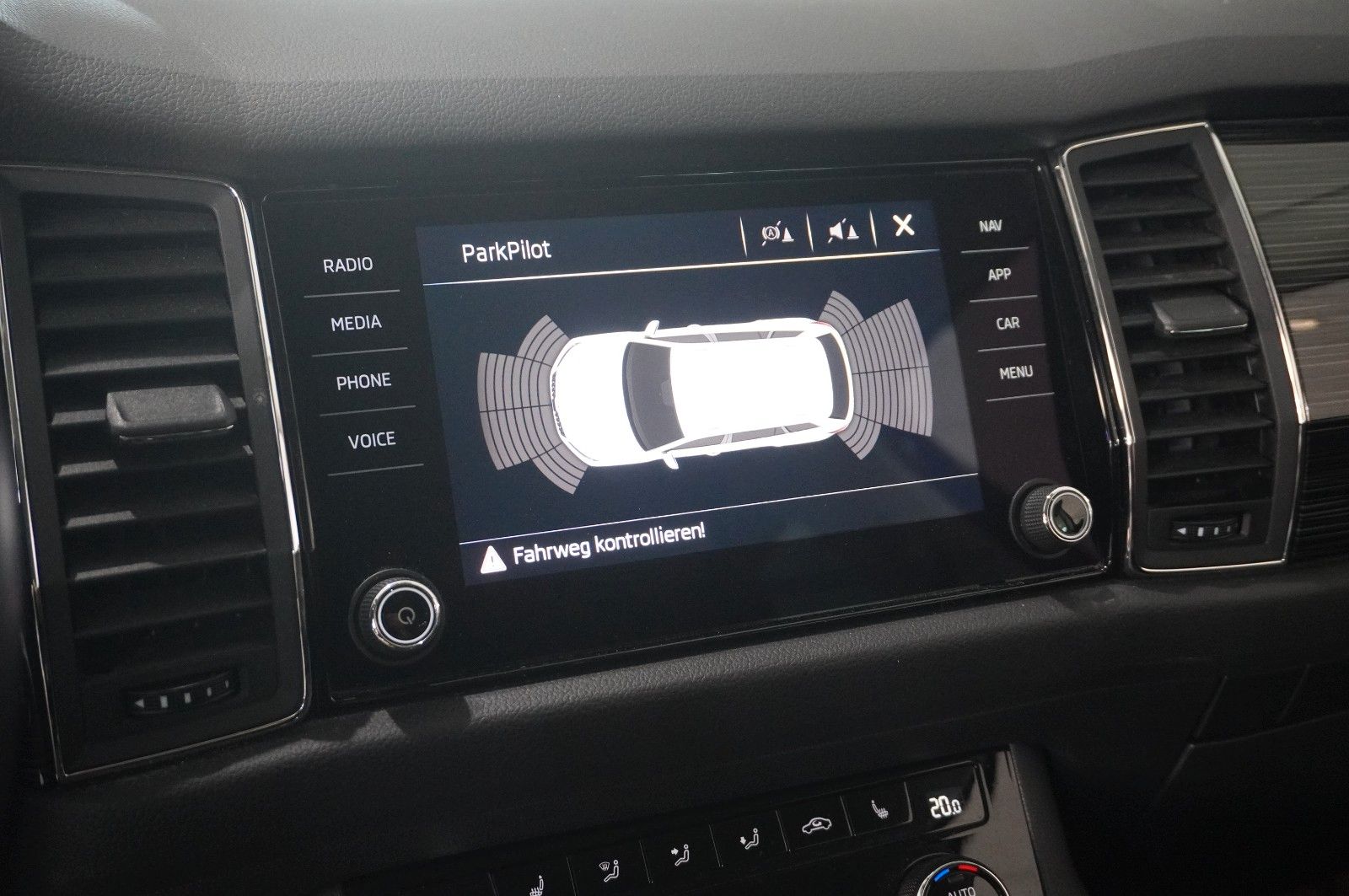 Fahrzeugabbildung SKODA Kodiaq 2.0 TDI STYLE 4X4 DSG NAVI/LED/SHZ/SPORT