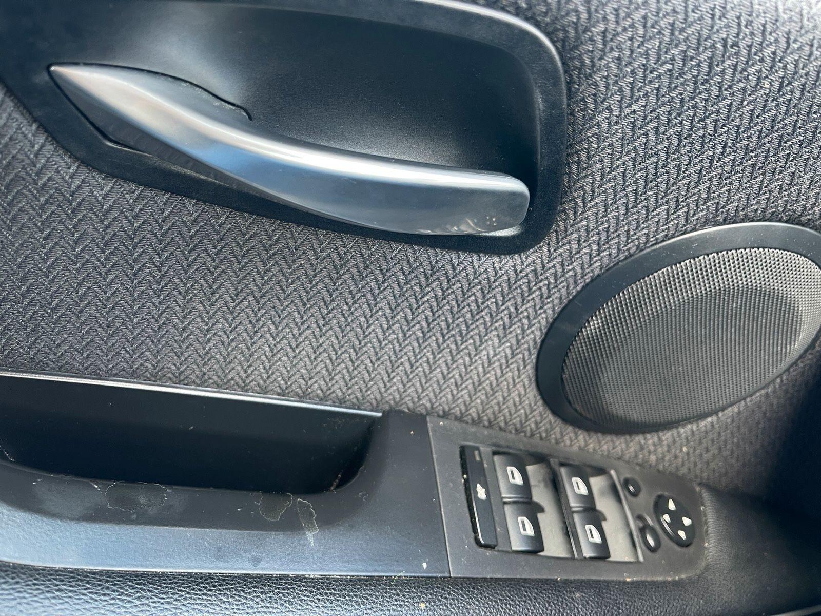 BMW 318 2009 — photo 12