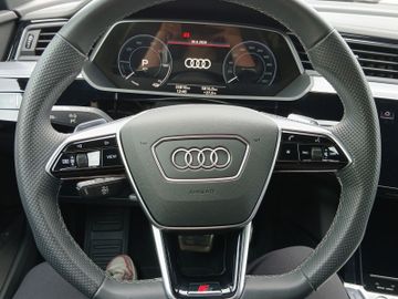 Audi Q8 e-tron - 4