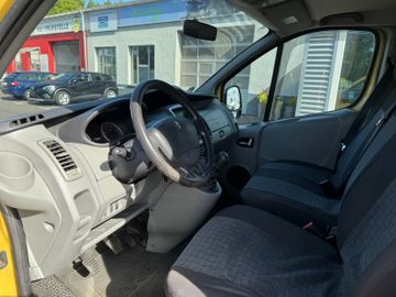 Renault Trafic L1H1  Expression+Navi+AHK+9Sitze+Bett