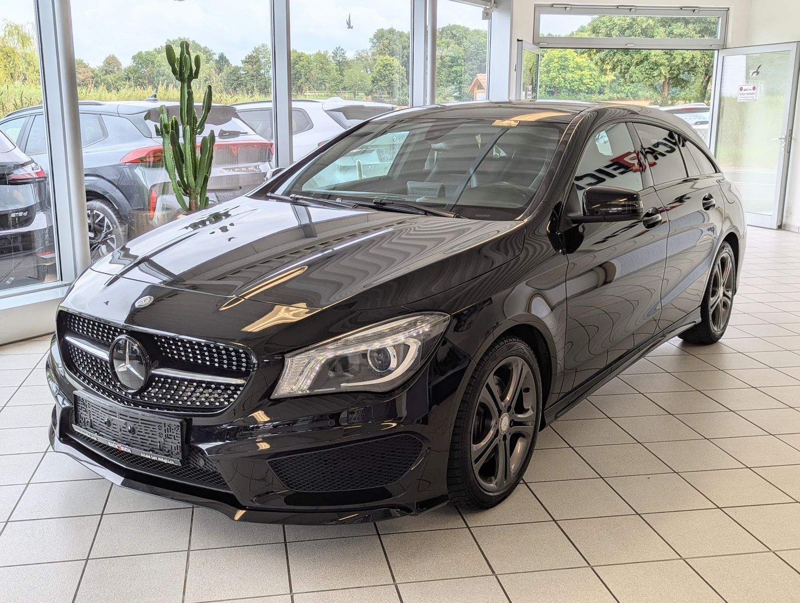 MERCEDES-BENZ CLA 220 Shooting Brake AMG Pano Bi-Xe Harman H/K - Image 3