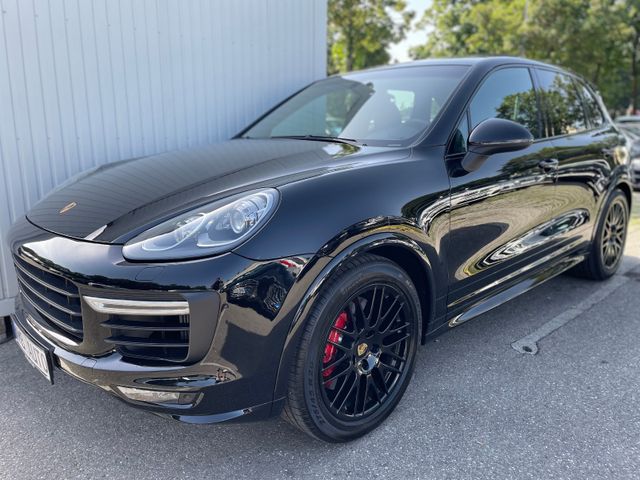 Porsche Cayenne GTS Sport-Design Chrono Luft Carbon Pano