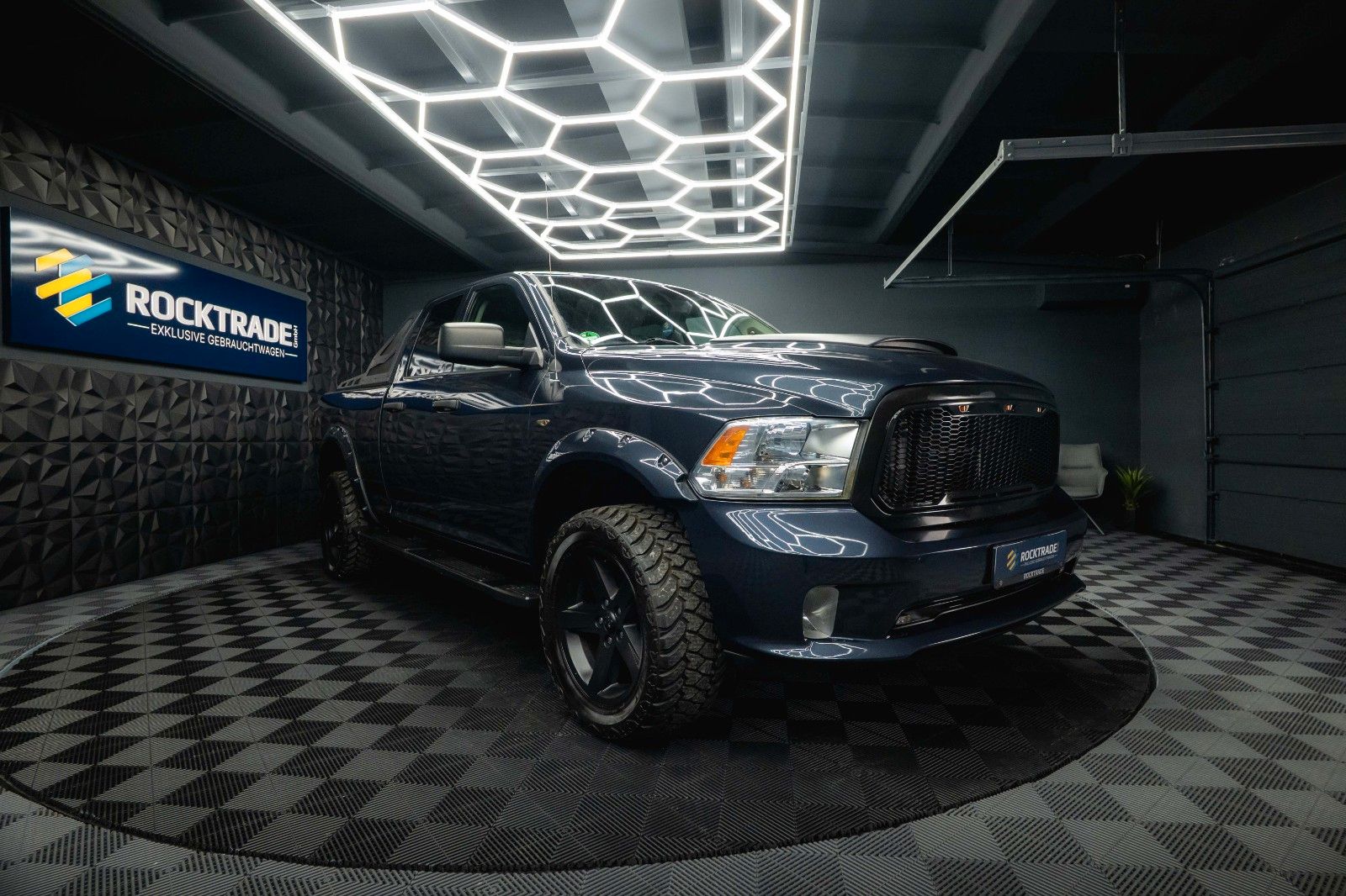 Fahrzeugabbildung Dodge RAM 3.6 V6 4x4 LONGBED Offroad *LPG*6 Sitze*