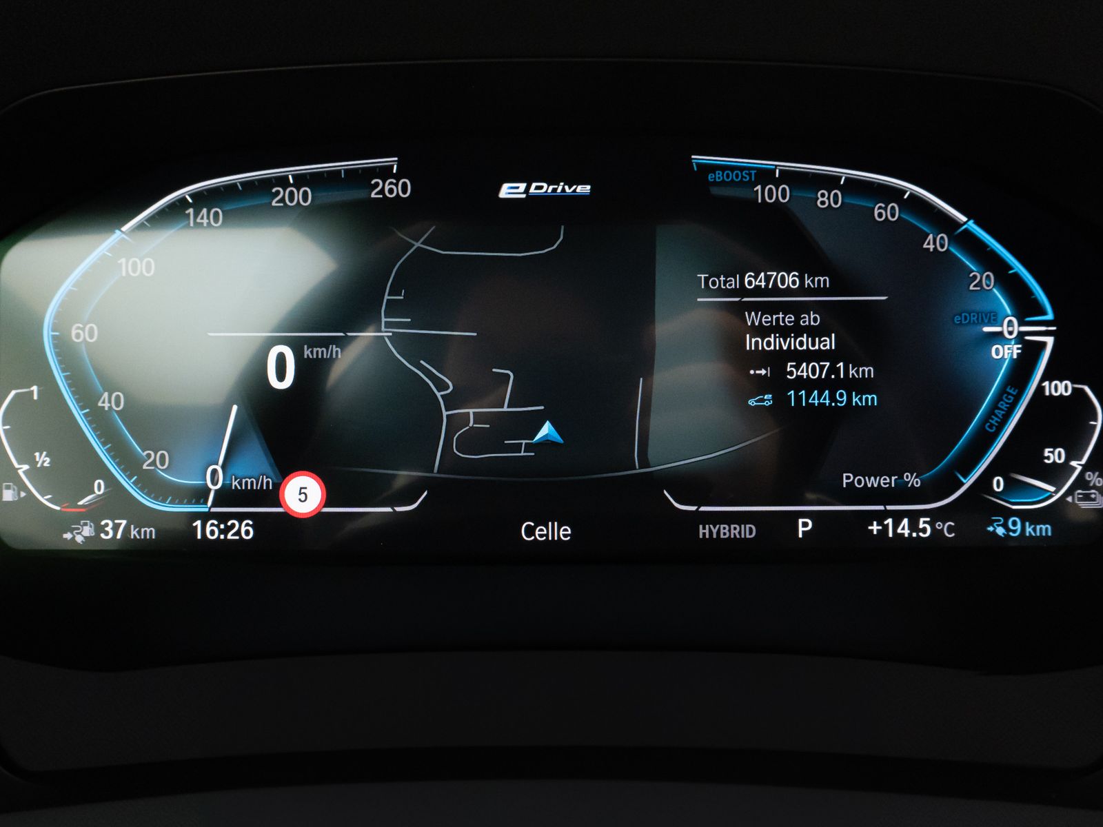 Fahrzeugabbildung BMW 330e  xD M Sport Kamera HUD DAB Stop&Go Komfort