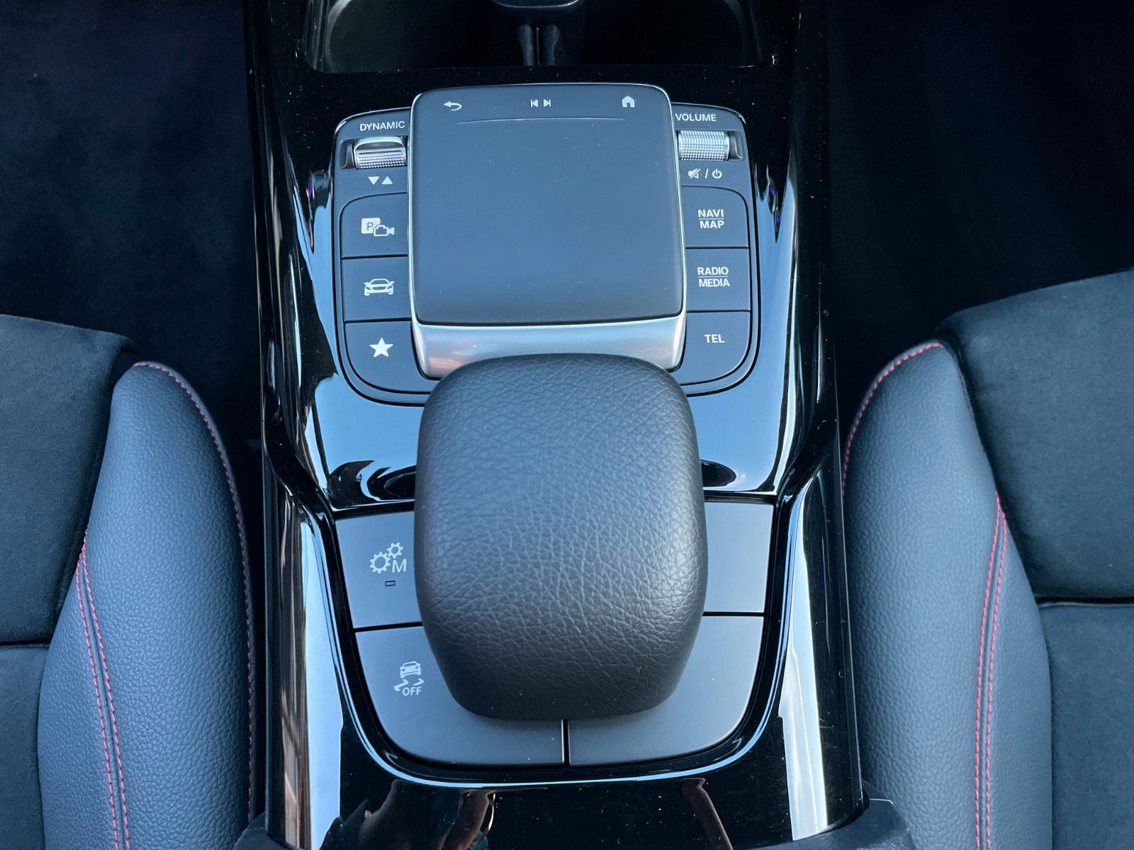 Fahrzeugabbildung Mercedes-Benz CLA 45 S AMG+Aero+Pano+HUD+Burm+Memory+MultiB