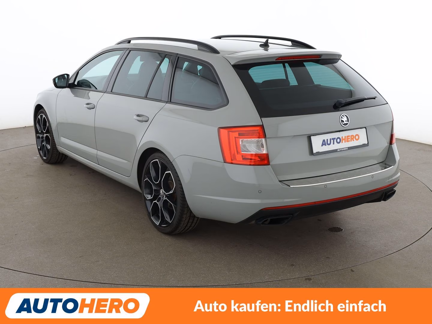 Skoda Octavia 2.0 TSI RS*NAVI*XENON*SPUR*CAM*PDC*SHZ*