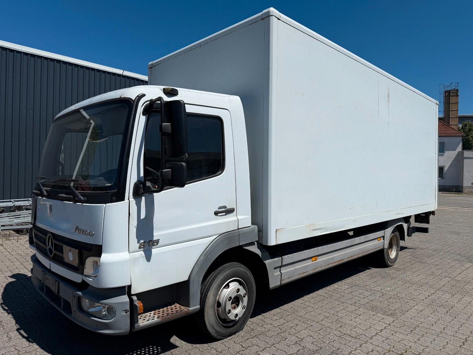 Mercedes-Benz Atego 815 KOFFER LBW BÄR (812 818 822)